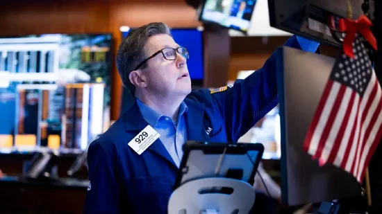 冠盈配资 午盘：美股涨跌不一 标普指数接近历史高点